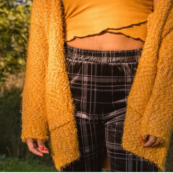 *LAST ONE* Netflix and Chill Cardigan - Picture 3 of 8